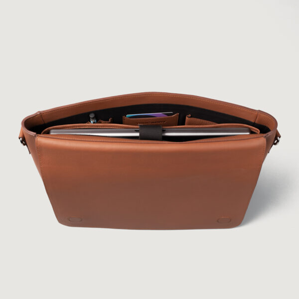 The Carismatico Brown Leather Messenger Bag - Image 4