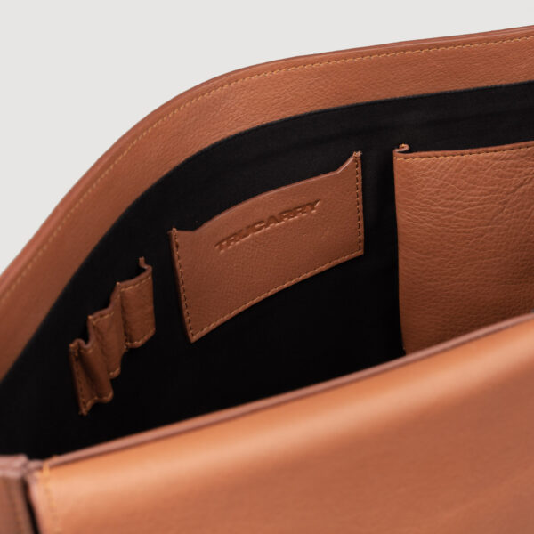 The Carismatico Brown Leather Messenger Bag - Image 9