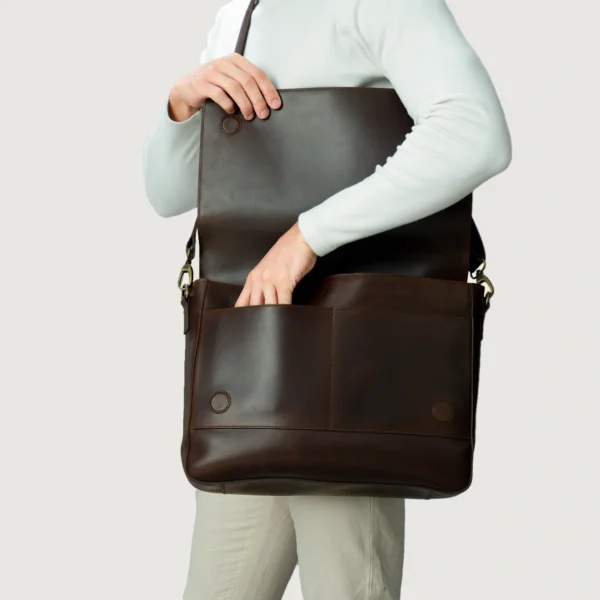 The Carismatico Brown Leather Messenger Bag - Image 8