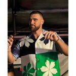 Travis_Kelce_Floral_Shirt_02