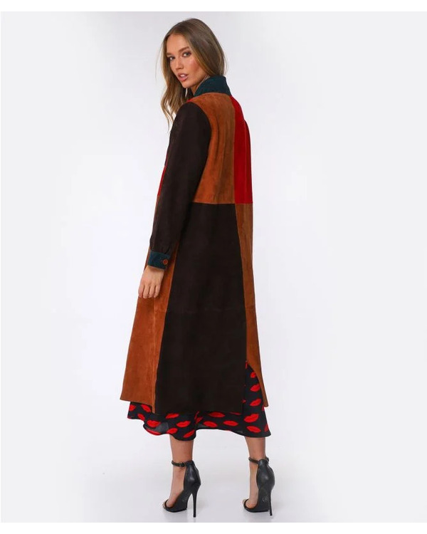 selena gomez coat only murders in the building​ 04