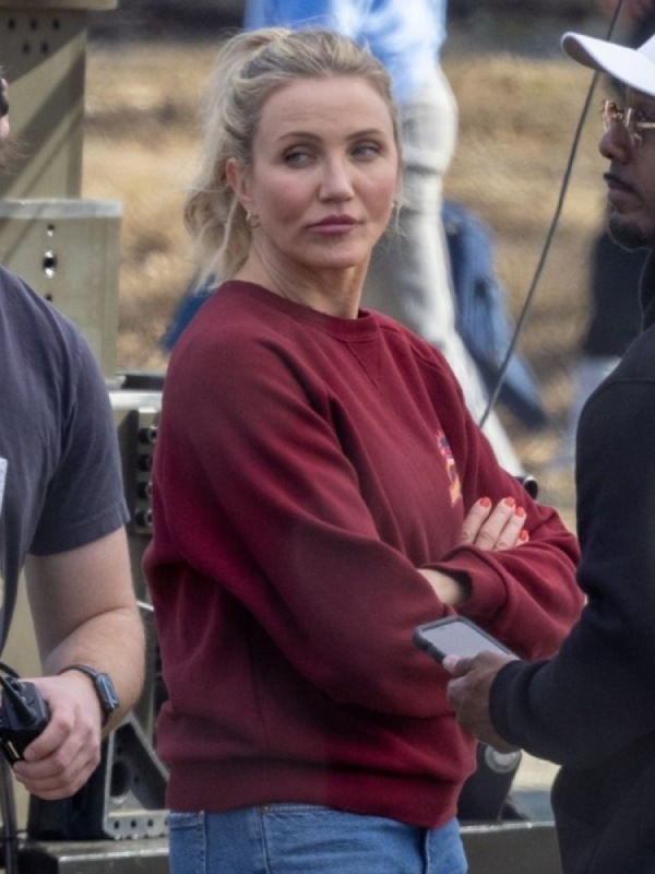 Back in Action Cameron Diaz Dragons Sweatshirt 02