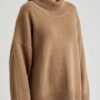 Cameron Diaz Sweater From Back in Action 2025 03