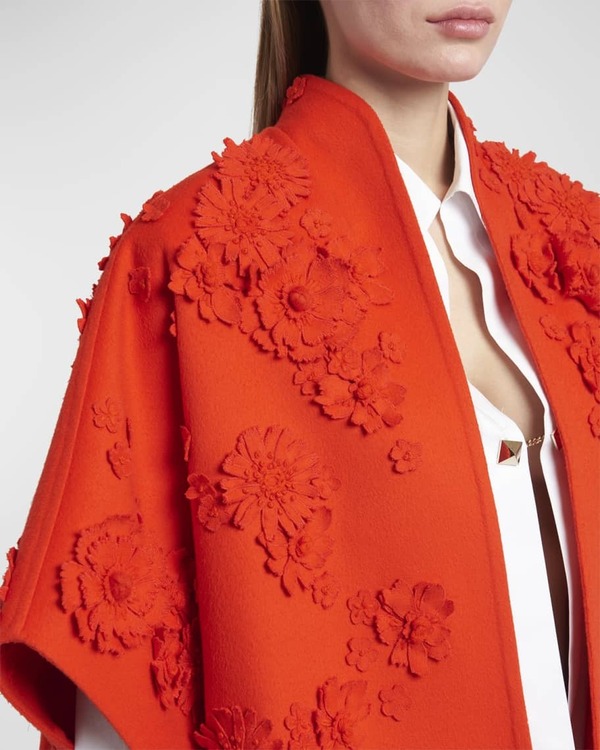 Elite S8 Maribel Verdú Red Floral Cape Coat 05