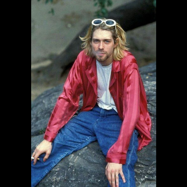 Kurt Cobain Pink shirt 01