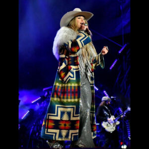 Lainey Wilson Trench Coat On New Year Eve 01