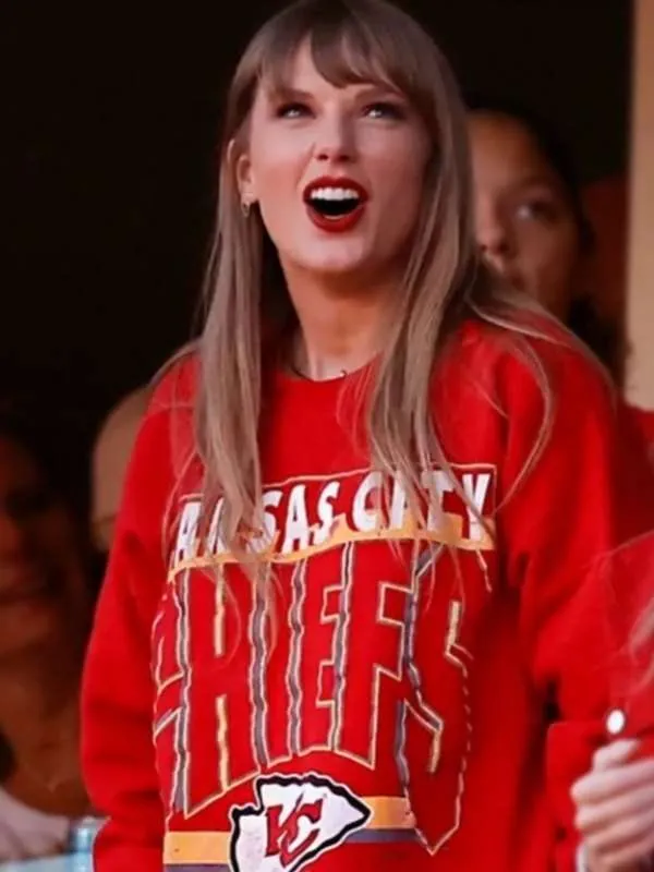 Taylor Swift Chiefs Sweatshirt 05