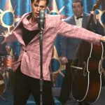Austin Butler Elvis 2022 Pink Blazer 02