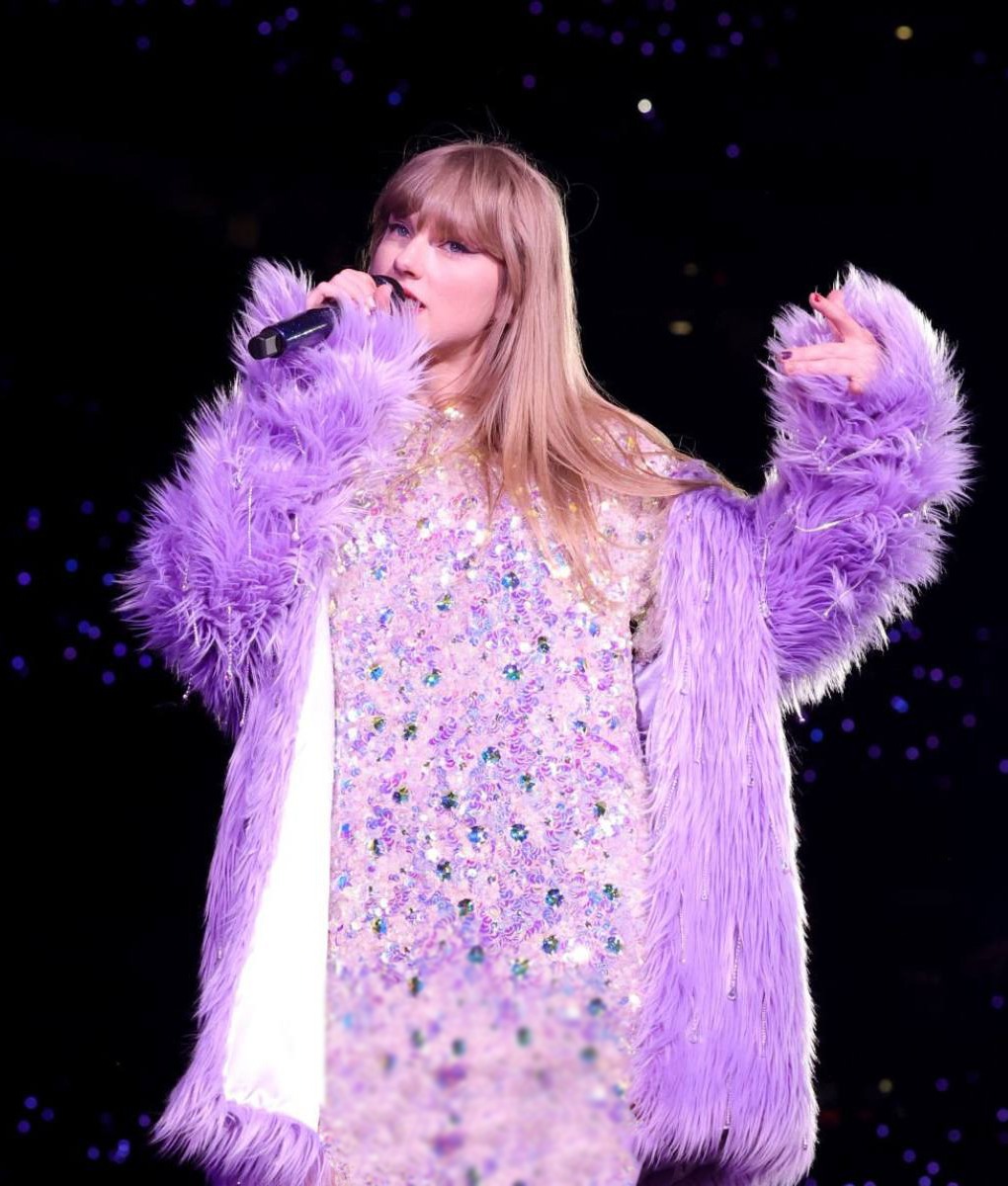 taylor swift purple fur coat 03