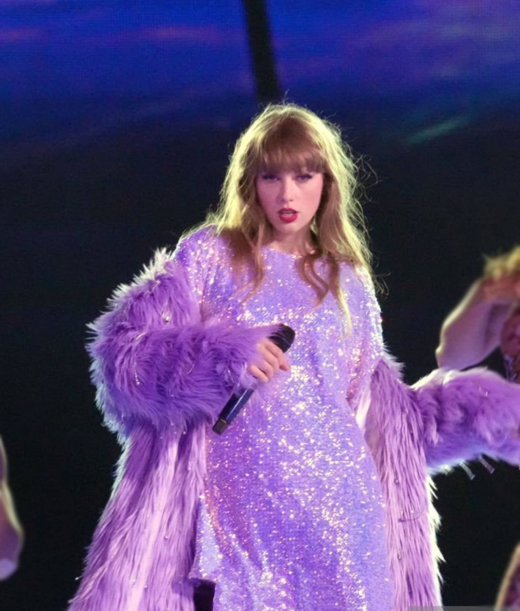 taylor swift purple fur coat 04